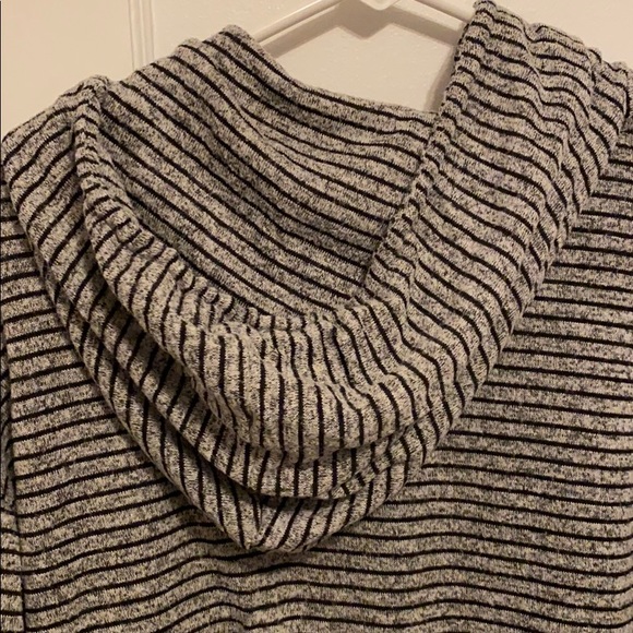 Hooded Tunic - Picture 4 of 4